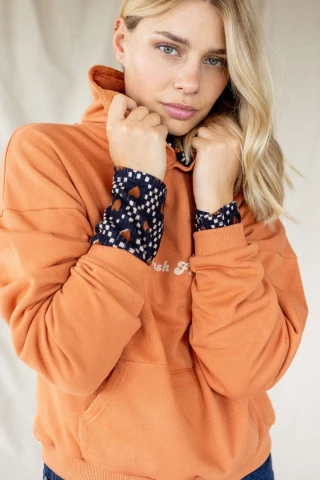 Sweat Livia 2