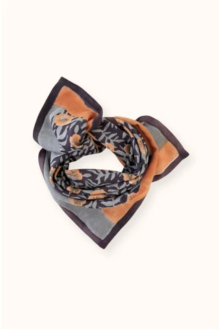 Petit foulard en viscose Lalavido 2