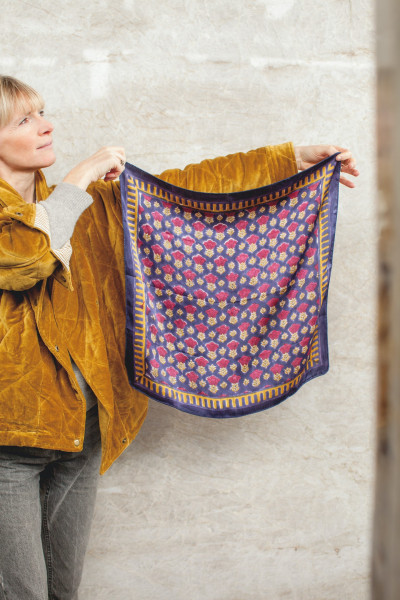 Small Foulard En Soie Manika "Poppy" 2
