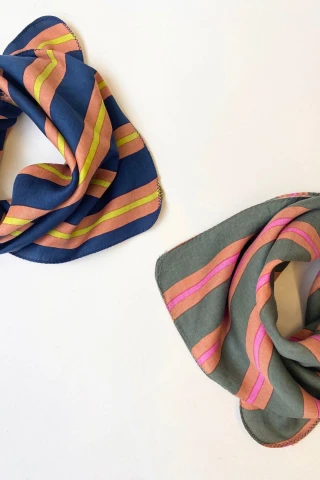 Small Foulard Vanika "Street" 2